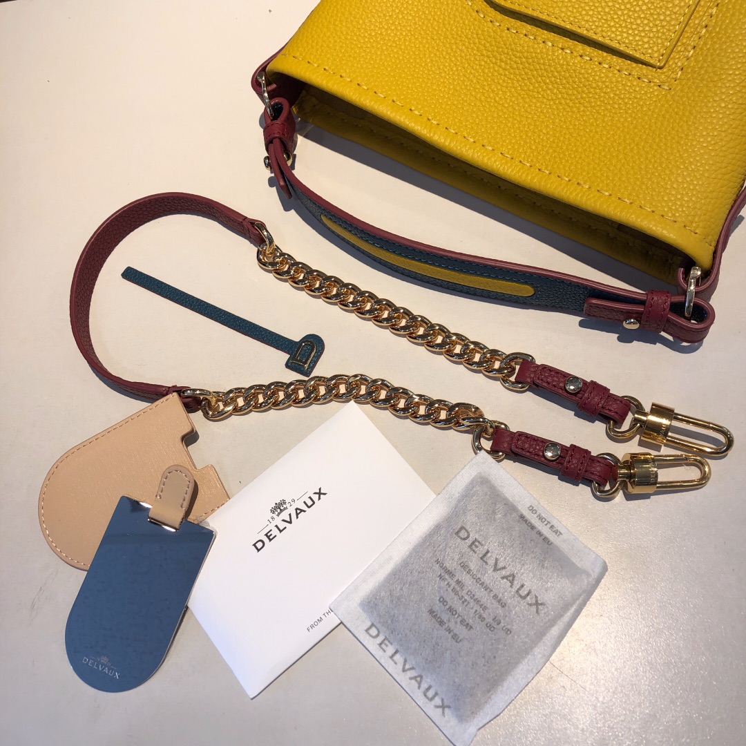 델보 팽 미니 버킷 크로스백